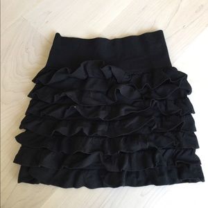 Stretchy black or white ruffle skirt) new sz 8